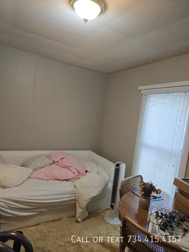 Building Photo - 110 E Summit St