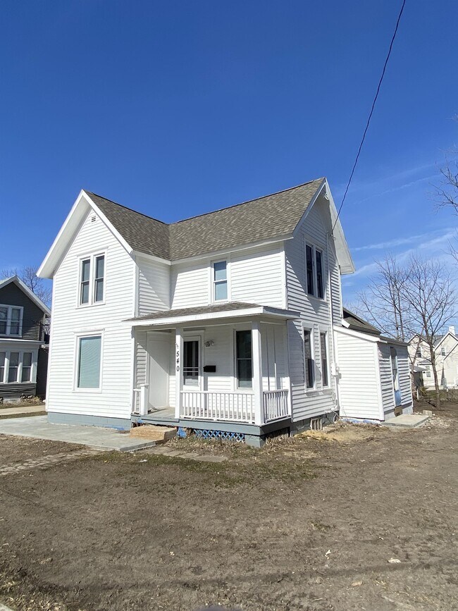 Building Photo - 540 8th Ave