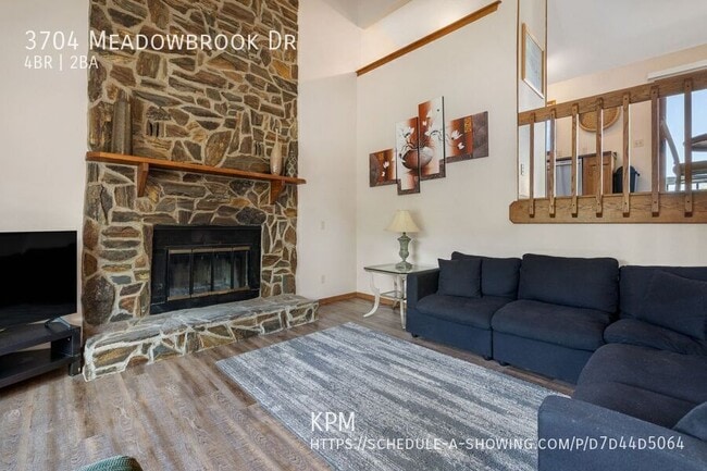 Building Photo - 3704 Meadowbrook Dr