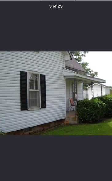 Building Photo - 1381 W Gooch Rd
