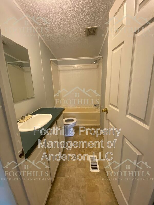 Building Photo - 107 Lauren Flynn Dr
