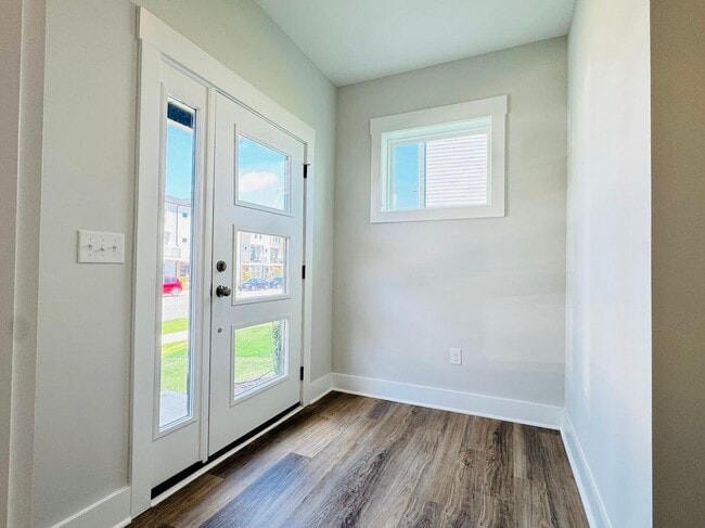 Building Photo - 4 bedroom End Unit Townhome in Wendell Fall
