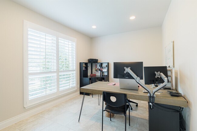 Building Photo - 3530 Auburn Creek Cir