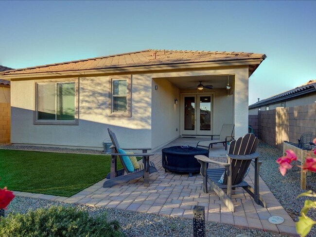 Building Photo - 3 Bedroom 2 Bathroom With Office/Flex room Located in RANCHO SAHUARITA!