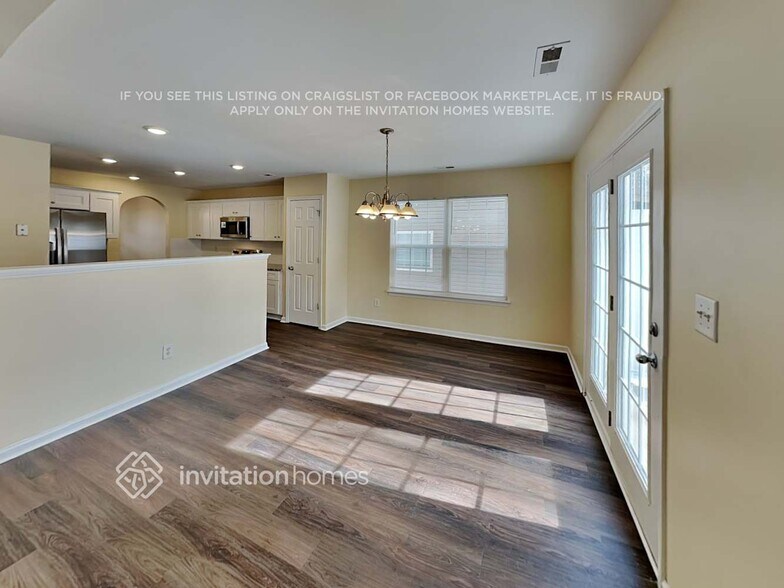 Building Photo - 1718 Mission Oaks St