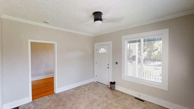 Building Photo - KJKLLC-Carlton Street