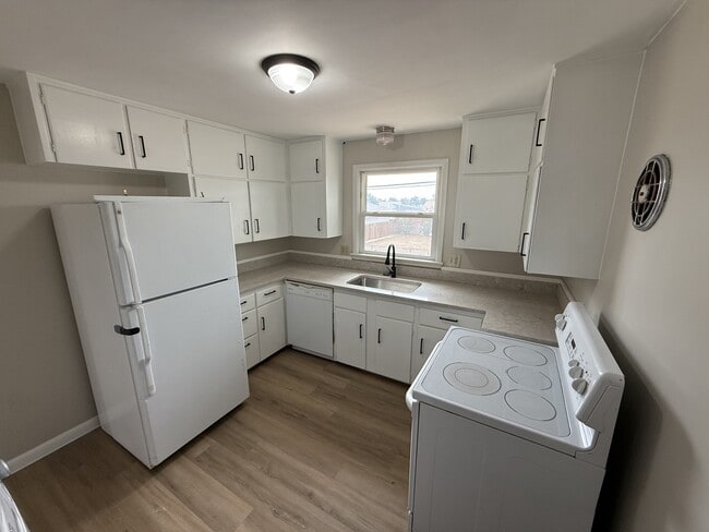 Building Photo - 820 35th Ave Ct