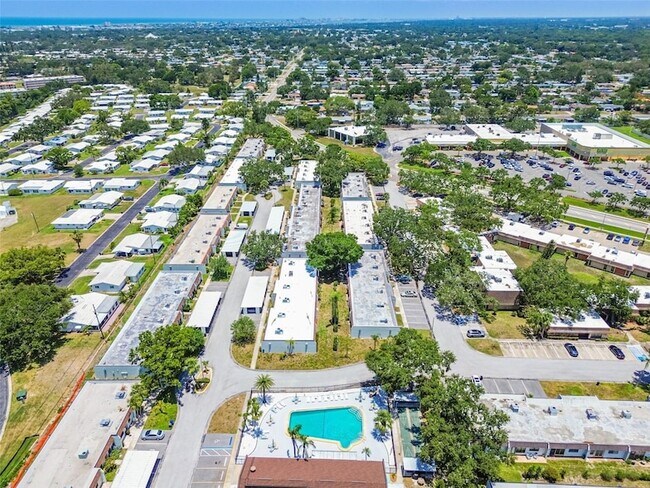 Building Photo - 9032 Mission Oaks Blvd