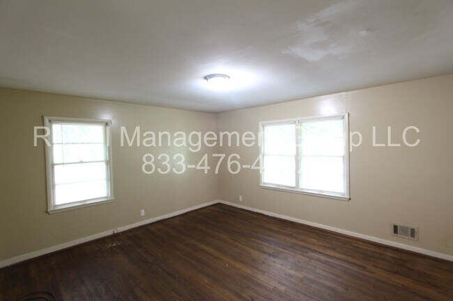 Building Photo - New On The Market!  Better Hurry!!