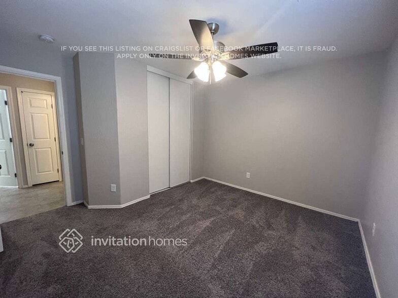 Building Photo - 2114 E Caspian Way