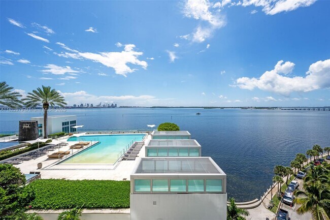 Building Photo - 1331 Brickell Bay Dr