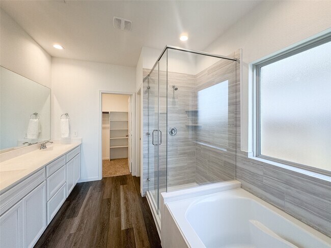 Building Photo - 519 Newcomb Holw Dr