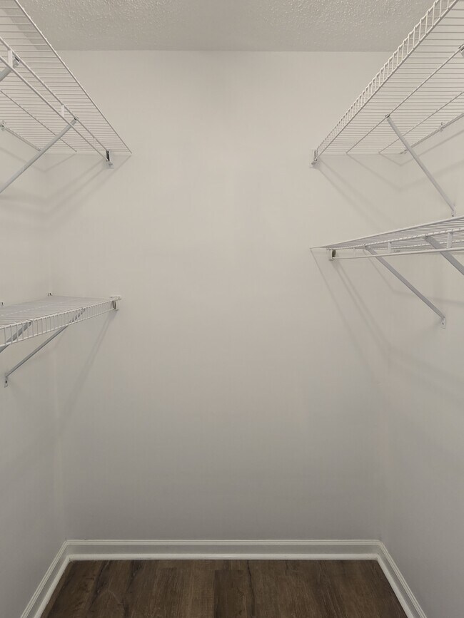 Building Photo - 5104 Grist Mill Ct