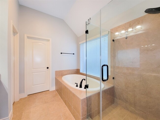 Building Photo - 106 Colina Vista Way