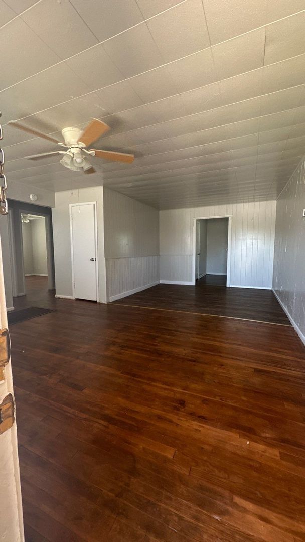 Building Photo - Totally Remodeled 2 Bed 1 Bath SW OKC!  $8...