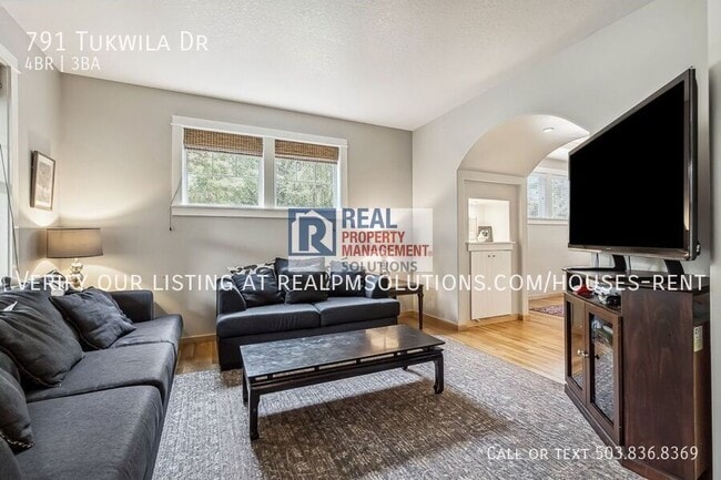Building Photo - 791 Tukwila Dr