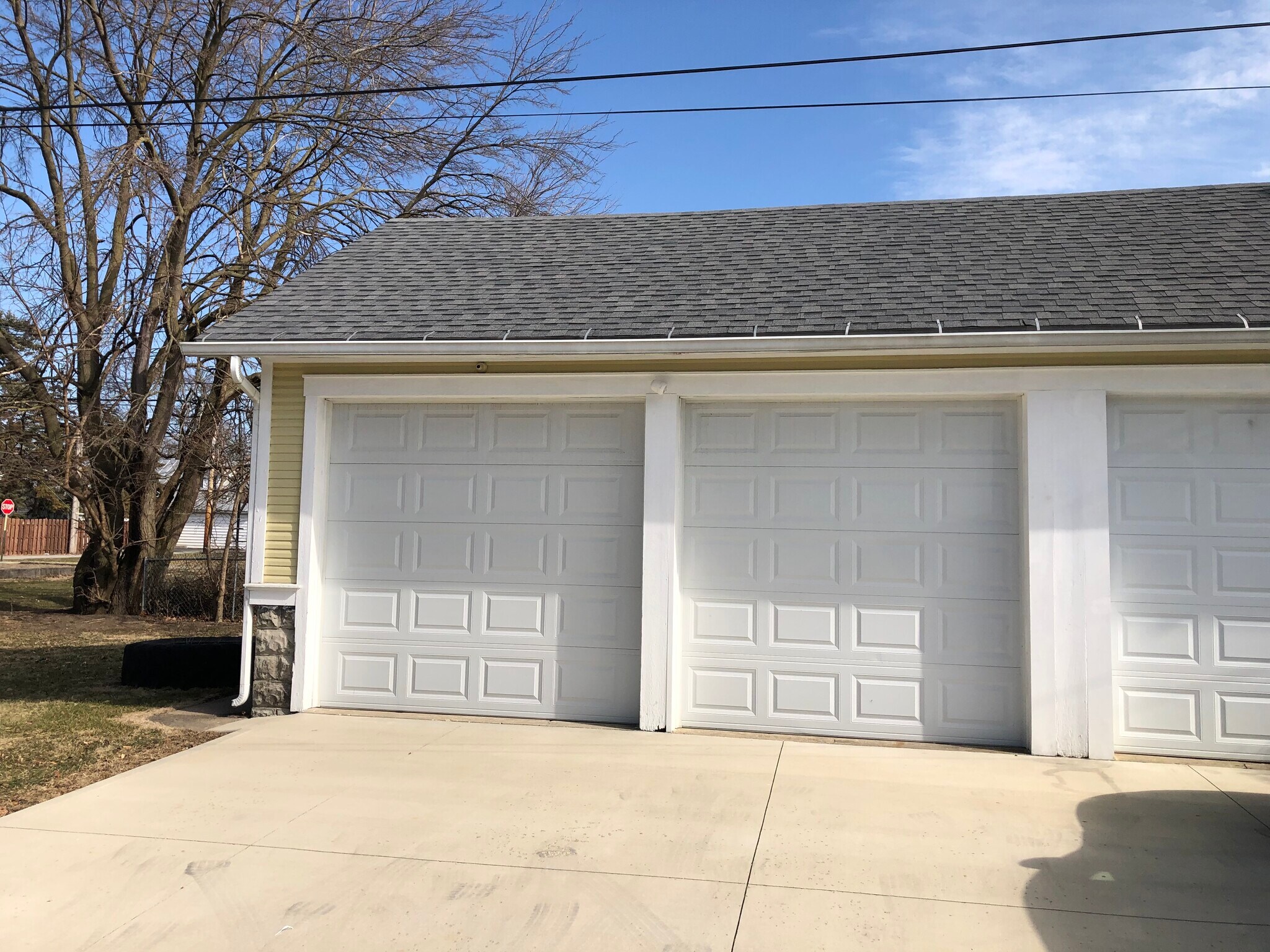 Building Photo - 324 W Lima St