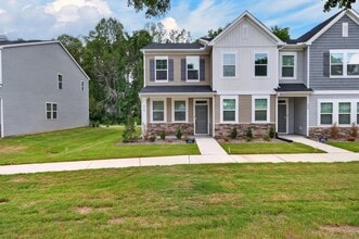 Building Photo - 210 Redford Pl Dr