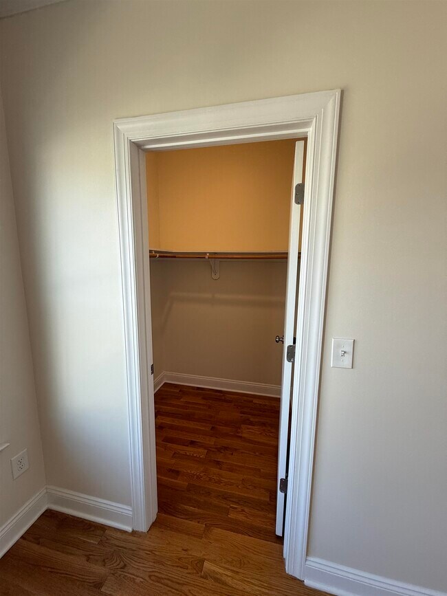 Building Photo - 398 Cator Ave