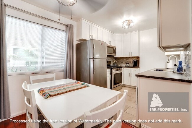 Building Photo - Fully Furnished Beachside Living in Huntin...