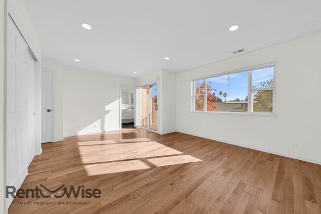 Building Photo - 734 Chestnut St