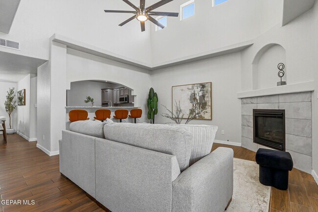 Building Photo - 3121 Tierra Paola Ln