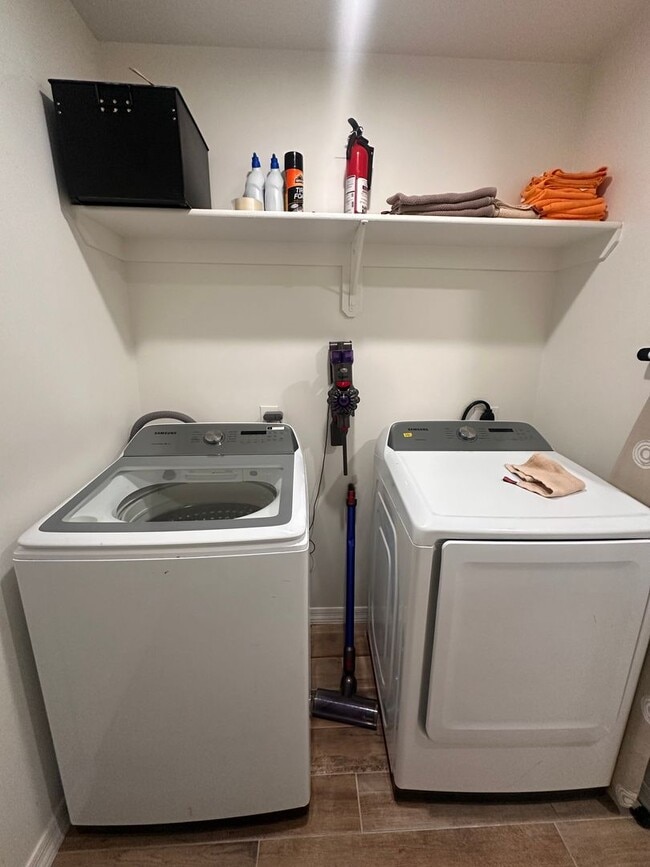 Building Photo - 3bed/2bath ALL tile home built in 2024