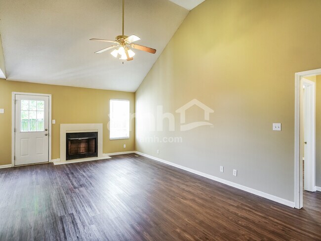 Building Photo - 3494 Sandpiper Dr