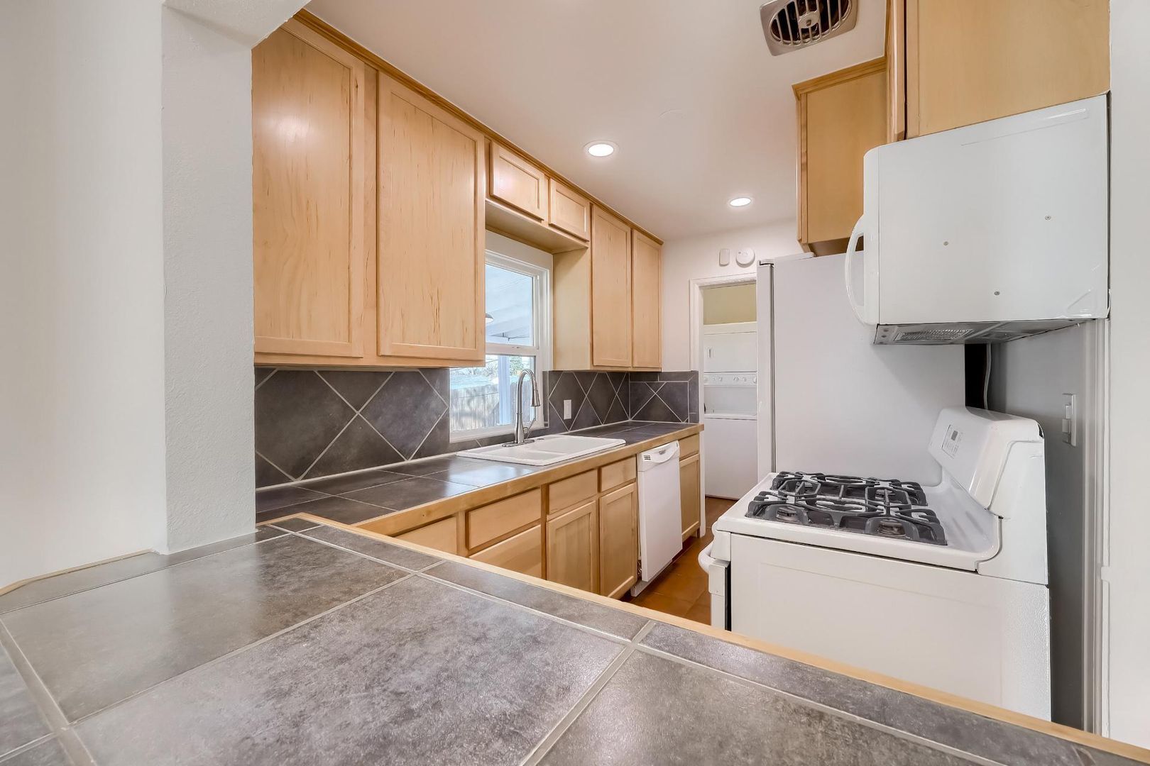 Building Photo - 4615 Perry St