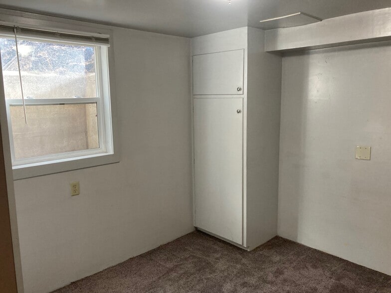 Building Photo - 306 1st Ave