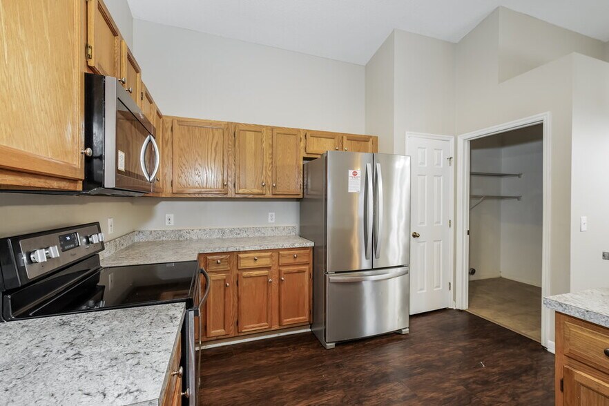 Building Photo - 1207 Whitewood Way