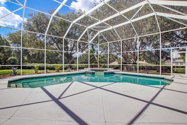 Building Photo - Stunning 5-Bedroom Pool Home on Nearly 2 Acres!