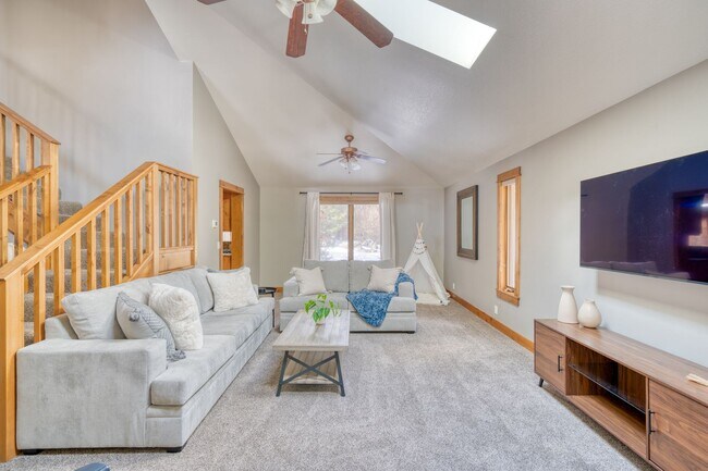 Building Photo - 61497 SE Orion Dr