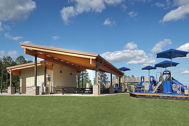 Building Photo - 148 Pine Tree Path