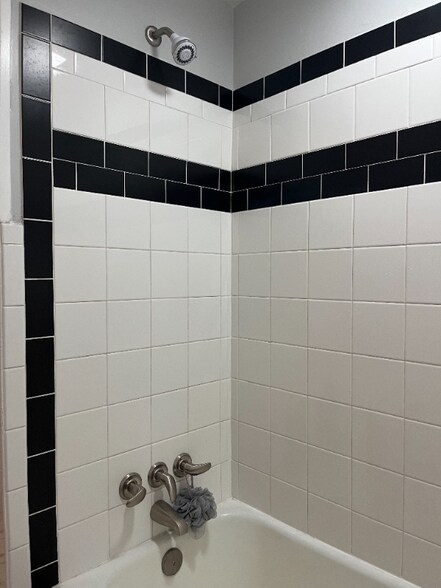 Building Photo - 13 Telescope St