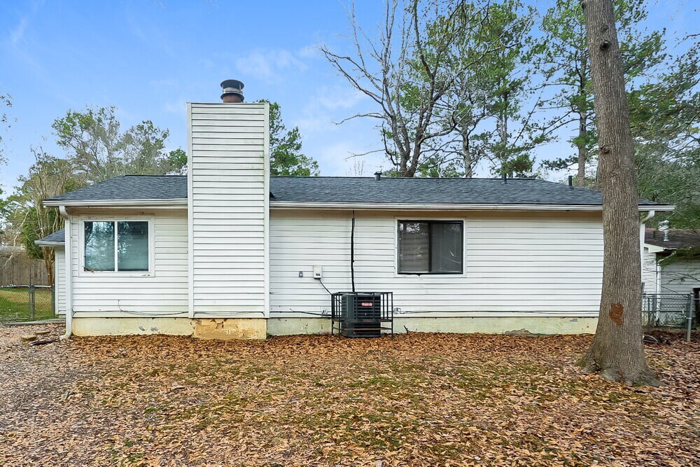 Building Photo - 596 Post Oak Rd