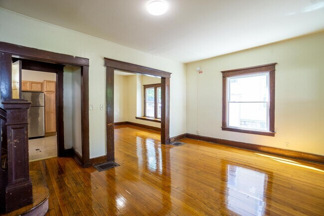 Building Photo - 963 Lancaster Ave