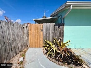 Building Photo - 179 Clairbourne Ave