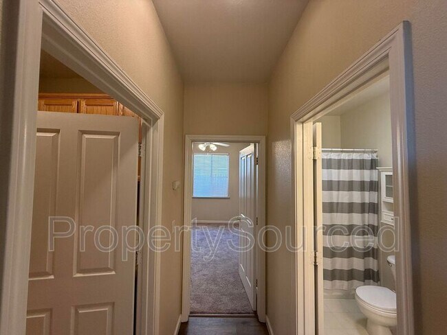 Building Photo - 2080 Picadilly Ct