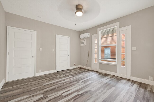 Building Photo - 1511 Scharpe St