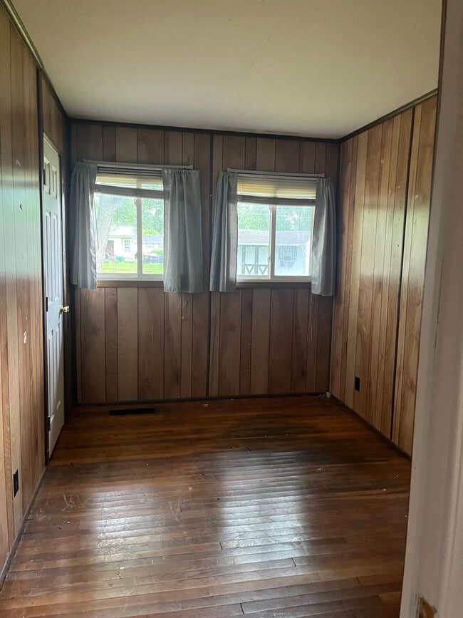 Building Photo - Ranch Home