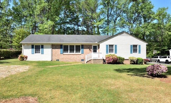 Building Photo - 1640 Bridgedale Dr