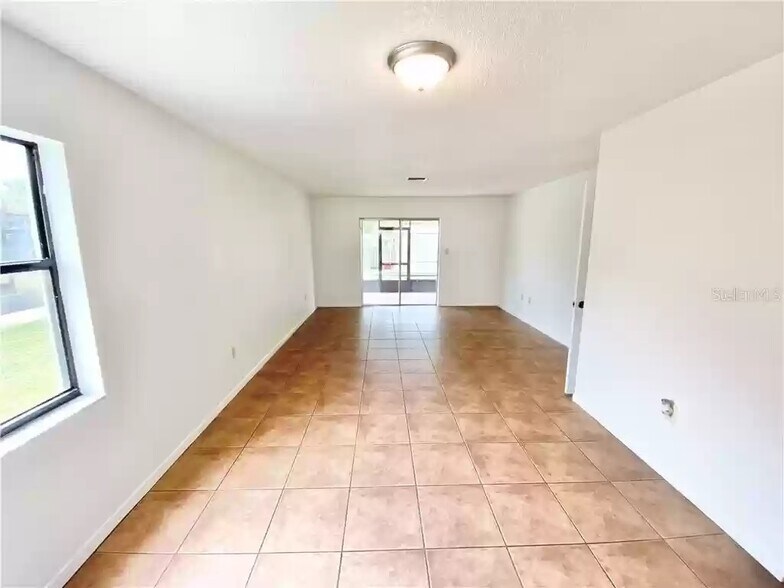 Building Photo - 1709 Lakewood Ave