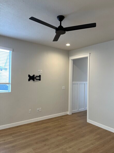 Building Photo - 2149 N 750 W