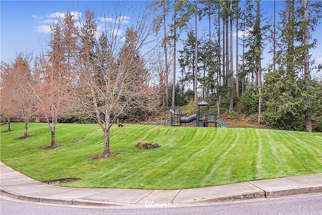 Building Photo - Sammamish Home