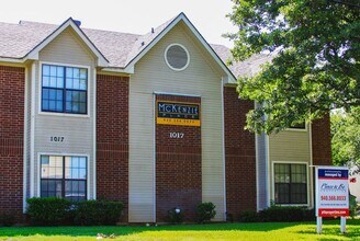 Building Photo - Walking Distance to UNT