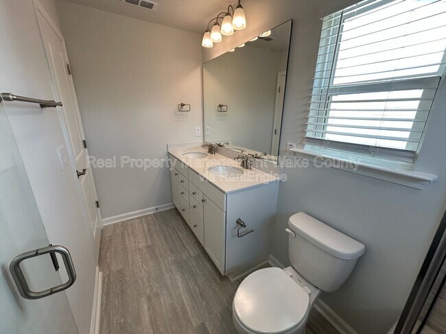 Building Photo - 2795 Cassius Dr