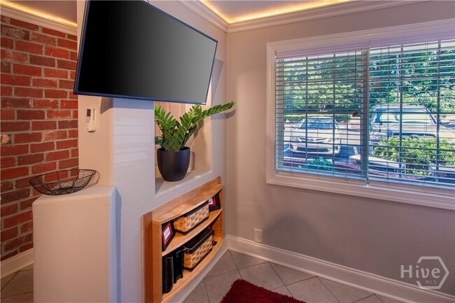 Building Photo - 760 E Campus Rd