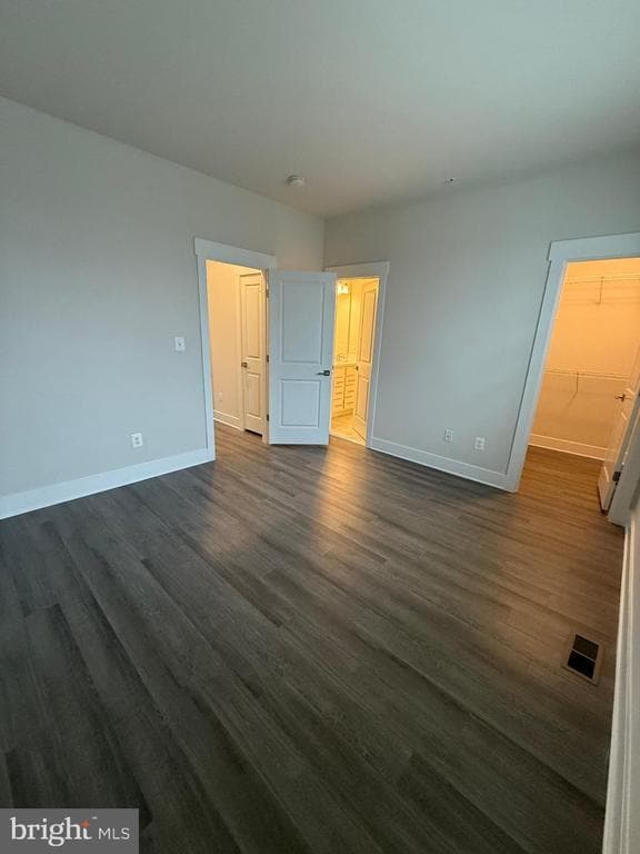 Building Photo - 253 Armenian Oak Dr