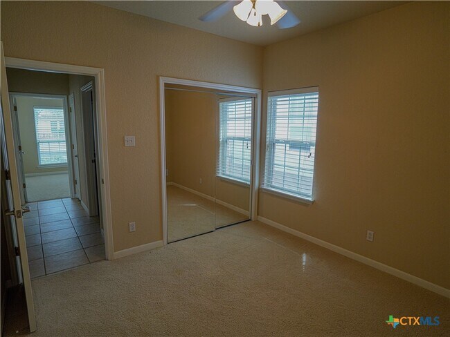 Building Photo - 1651 Hanz Dr